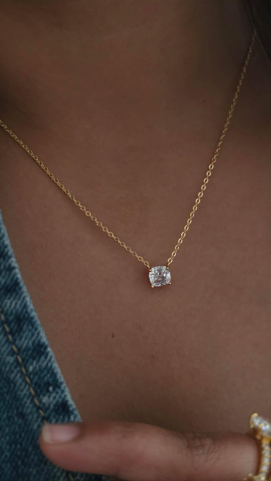 Lila Solitaire Pendant