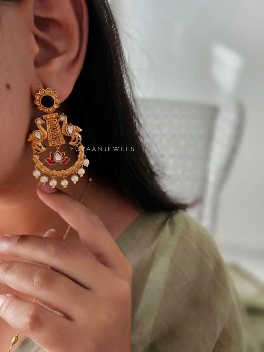 Vyara Handcrafted Necklace