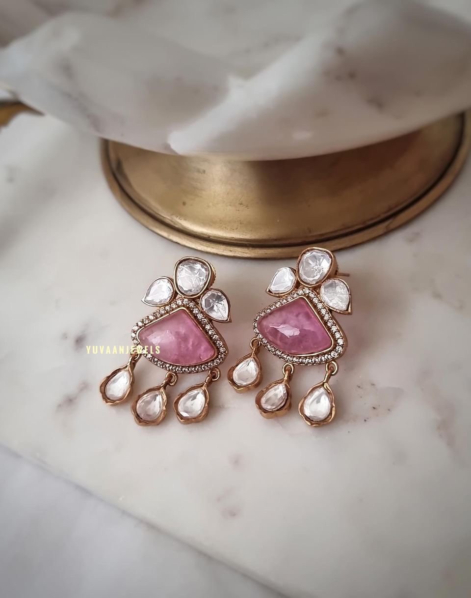 Ishaani Quartz Necklace