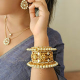 Aarvi twin chain