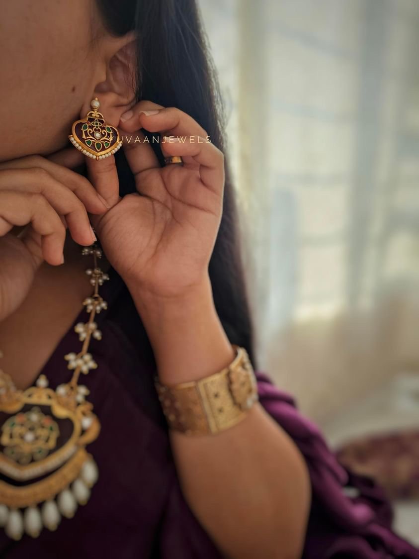 Ruslaan Handcrafted necklace