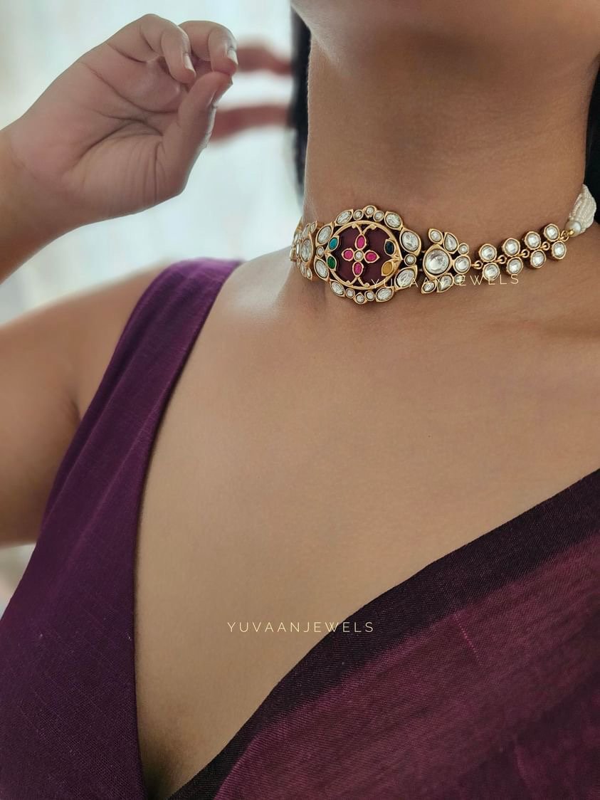 Nikita pearl Choker