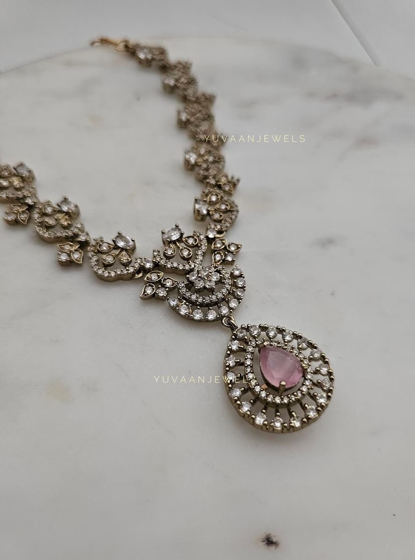Nurvi Polki Necklace