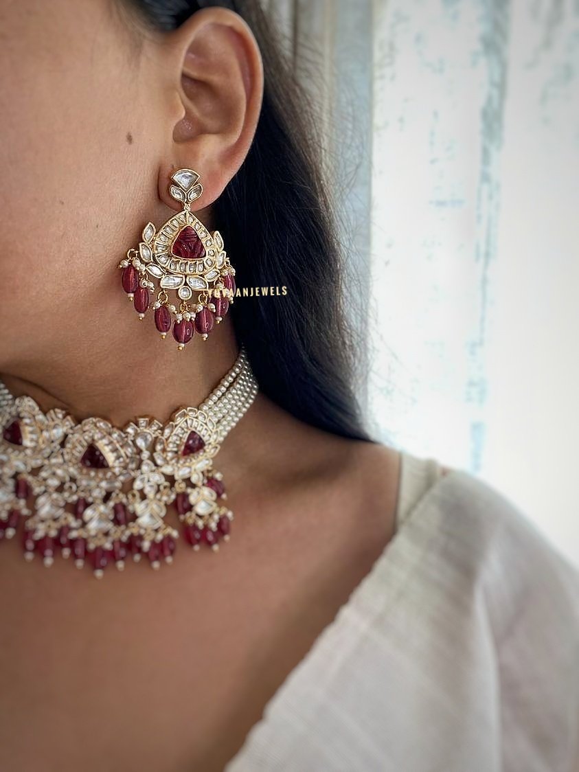 Nawaazish Handcarved choker