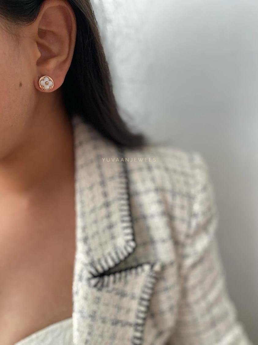 Romi studs