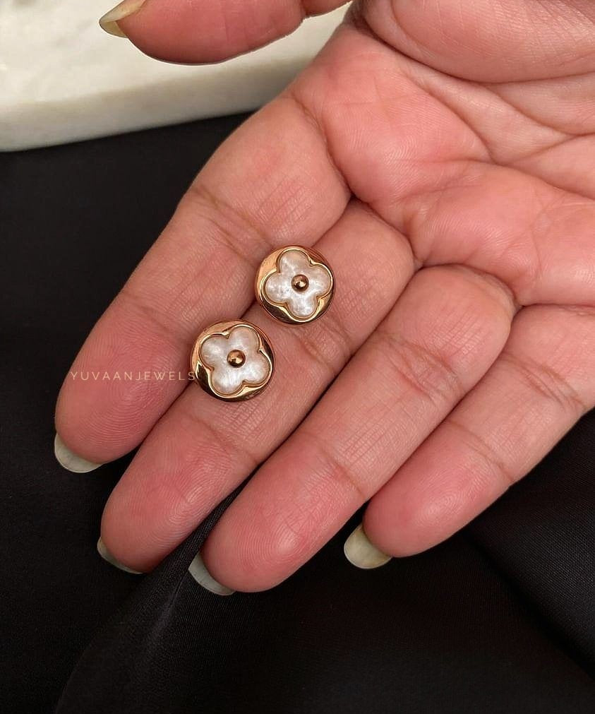 Romi studs