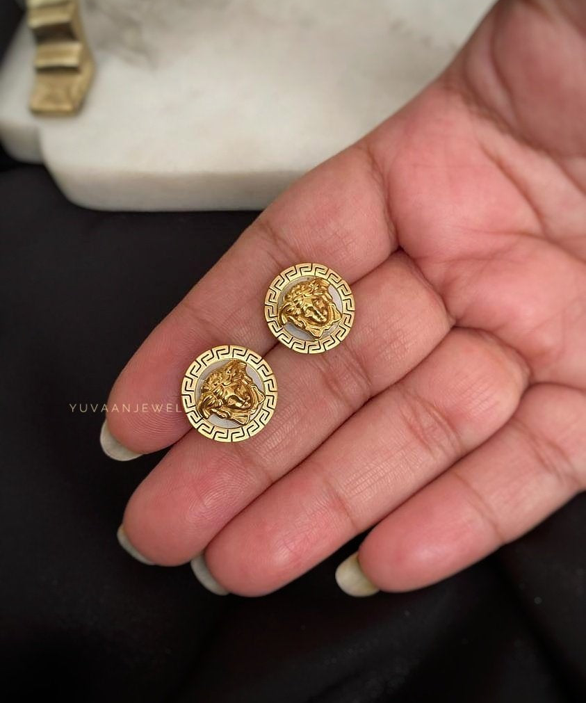 Veeba gold studs