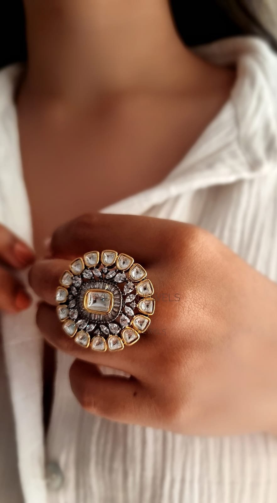 Paakhi ring