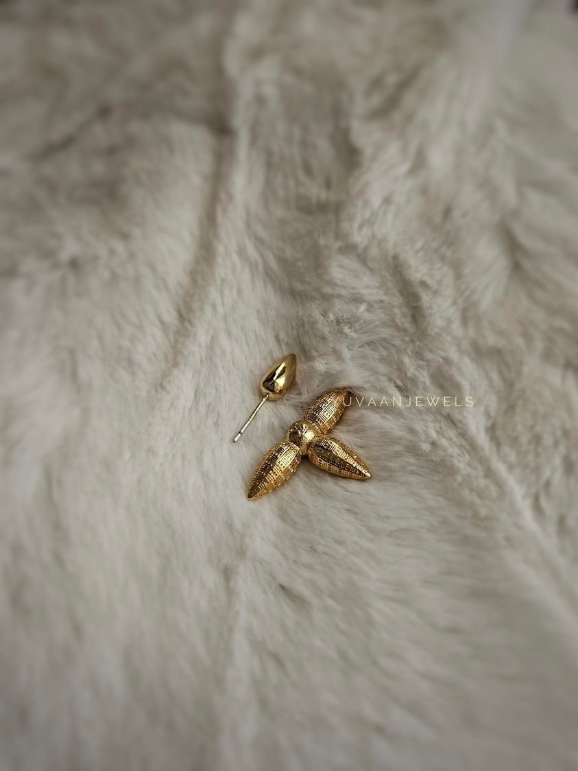 Elsa Gold Earings