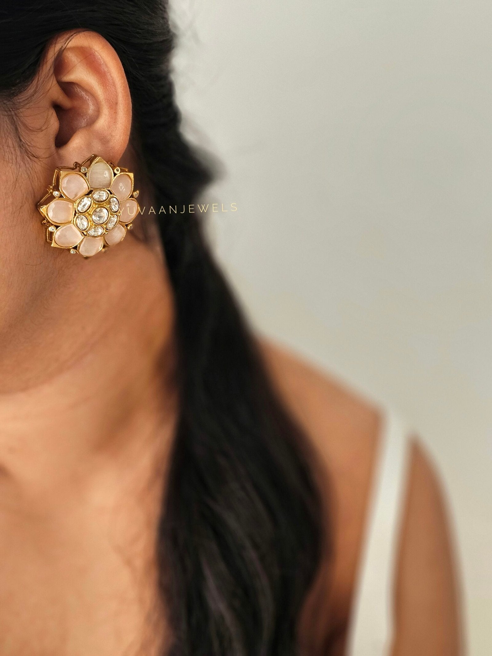 Avantika polki studs