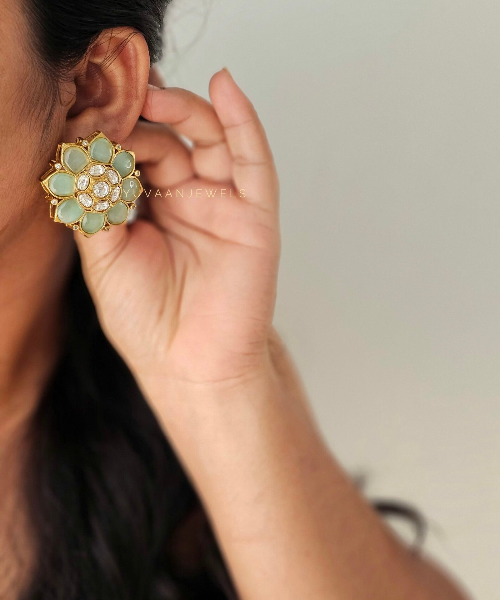 Avantika polki studs