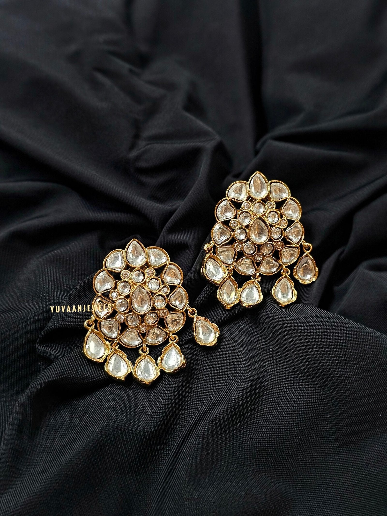 Saadvi polki drop earings