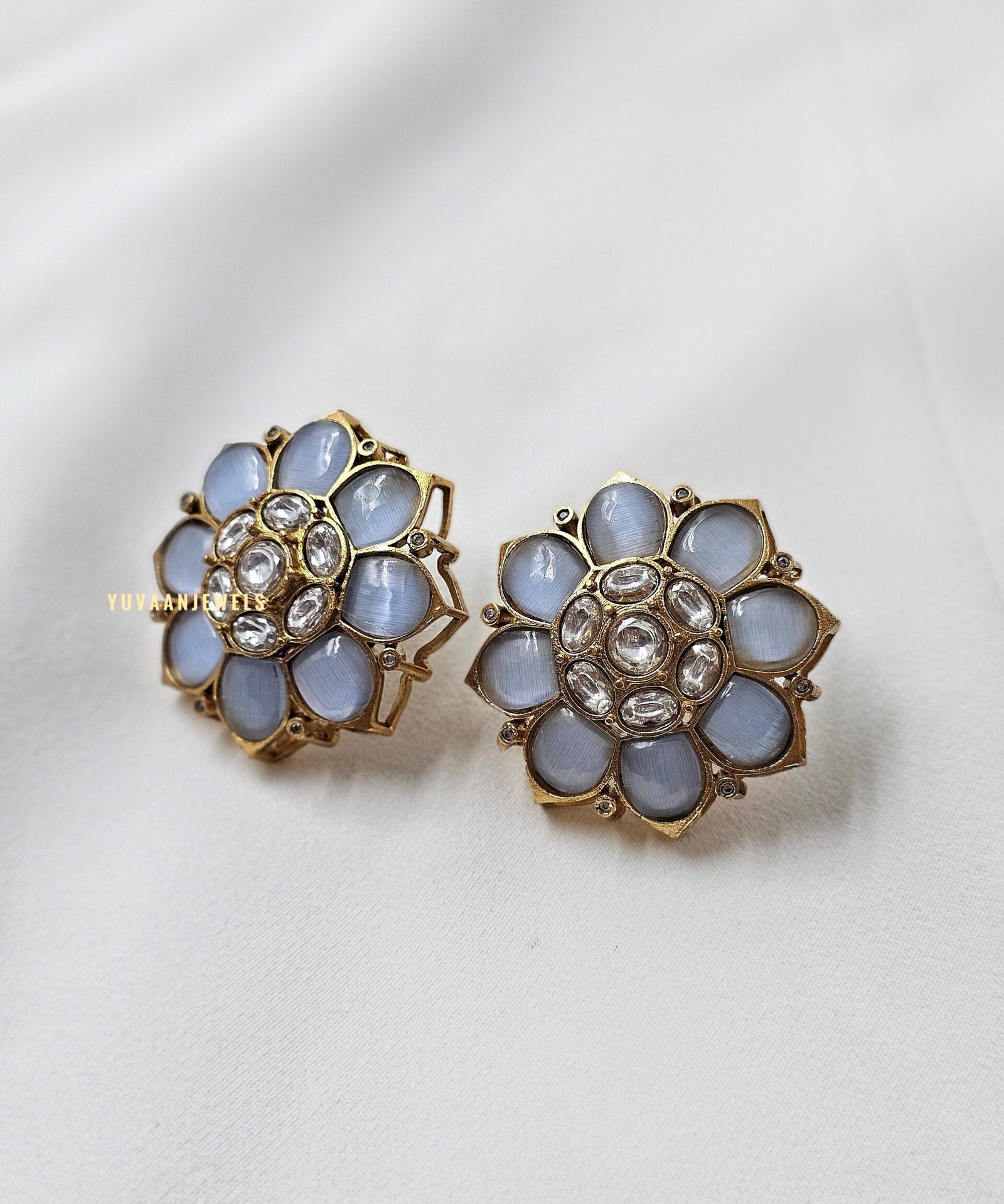Avantika polki studs