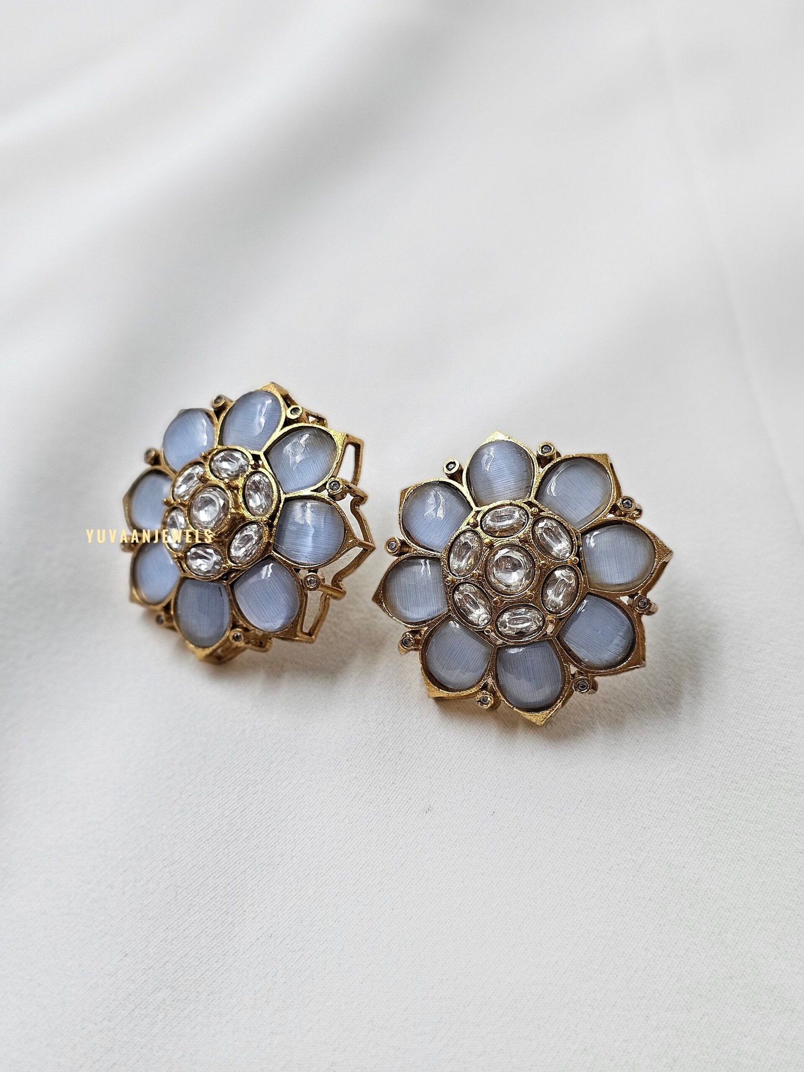 Avantika polki studs