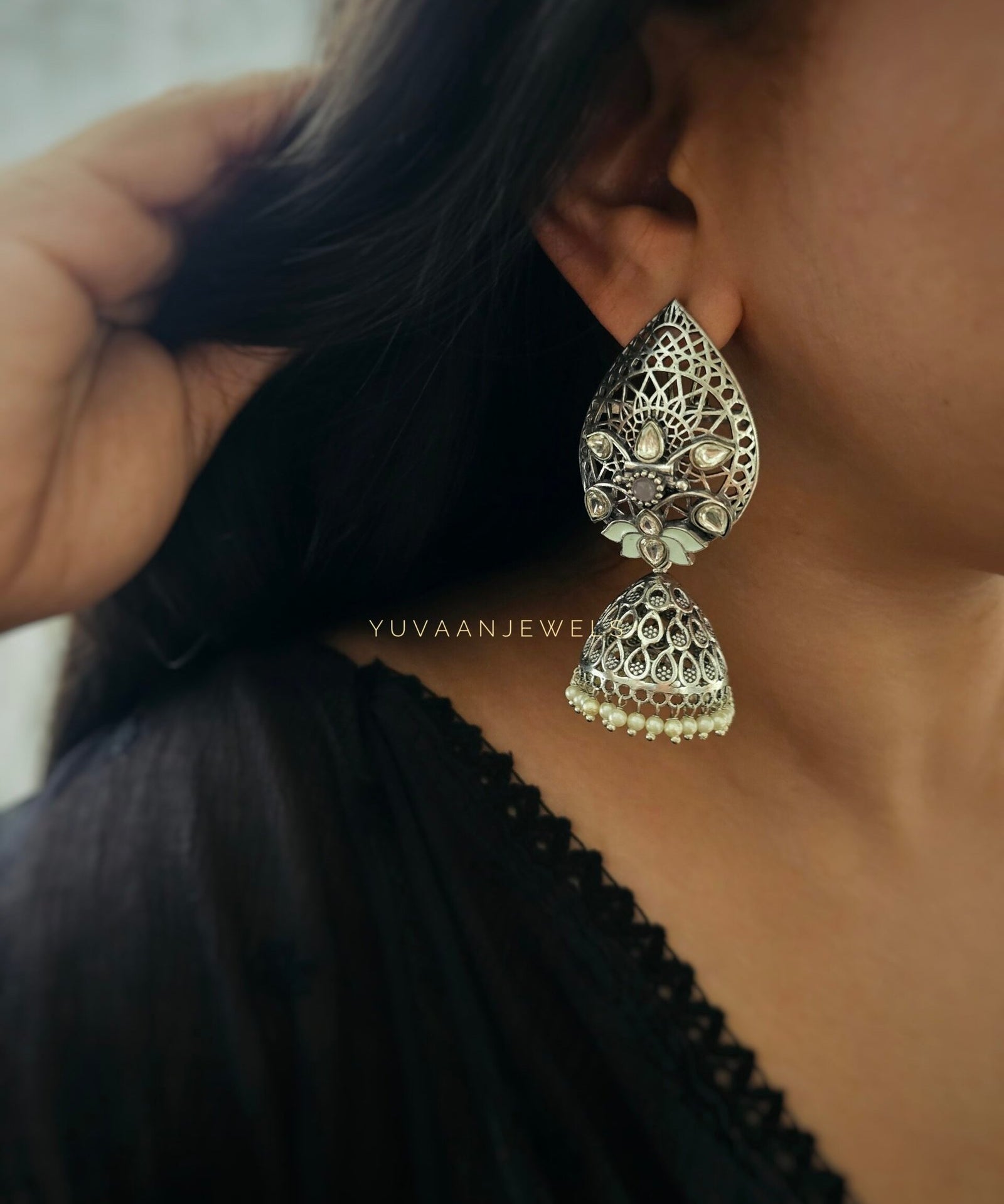 Bunaai jhumki