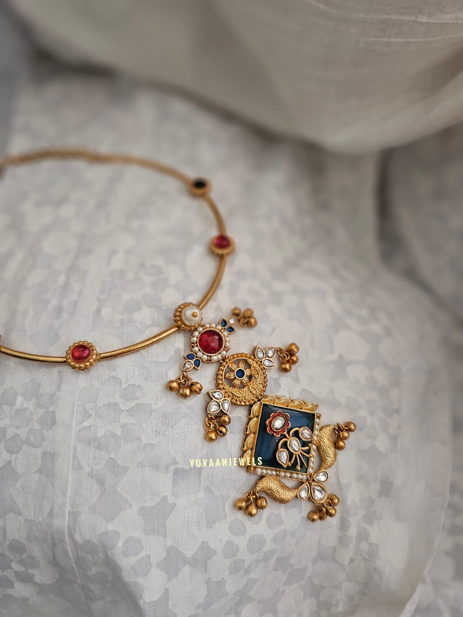 Malvika hasli necklace