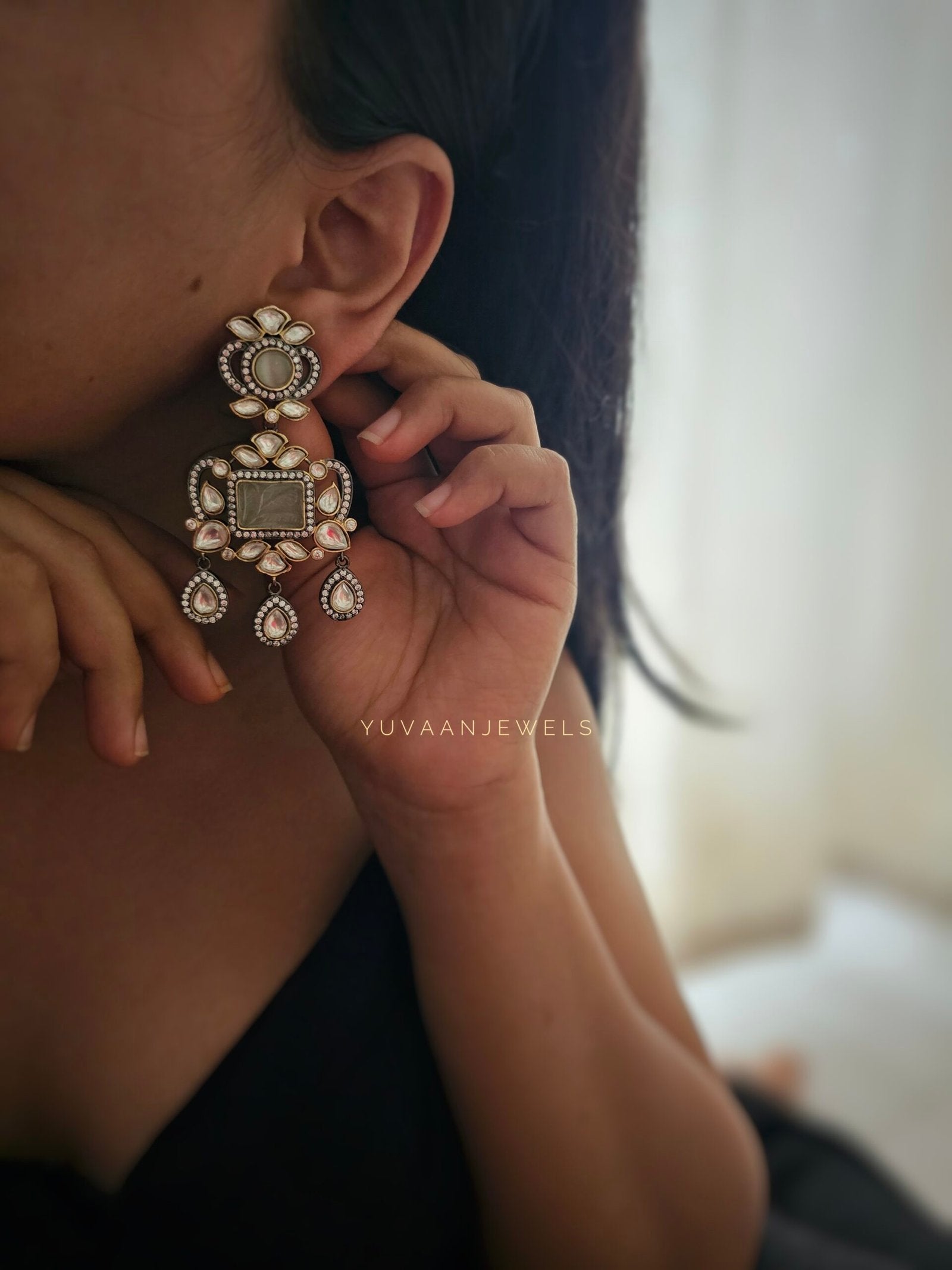 Palak Quartz stone & polki earings