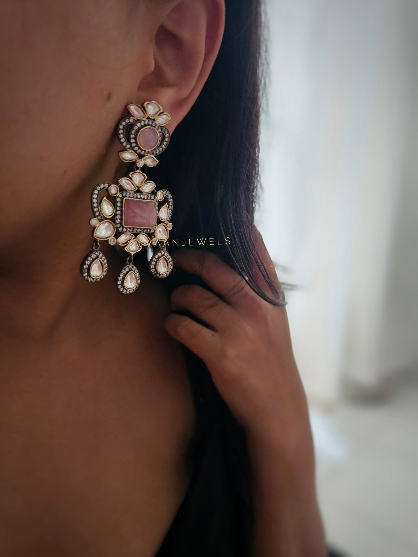 Palak Quartz stone & polki earings