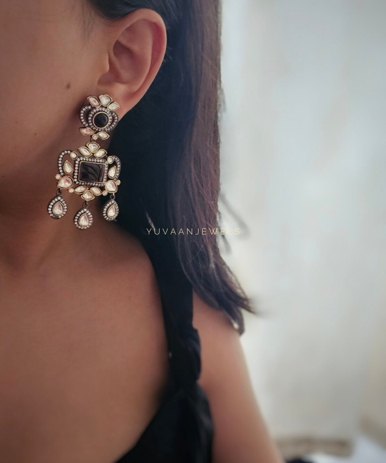 Palak Quartz stone & polki earings