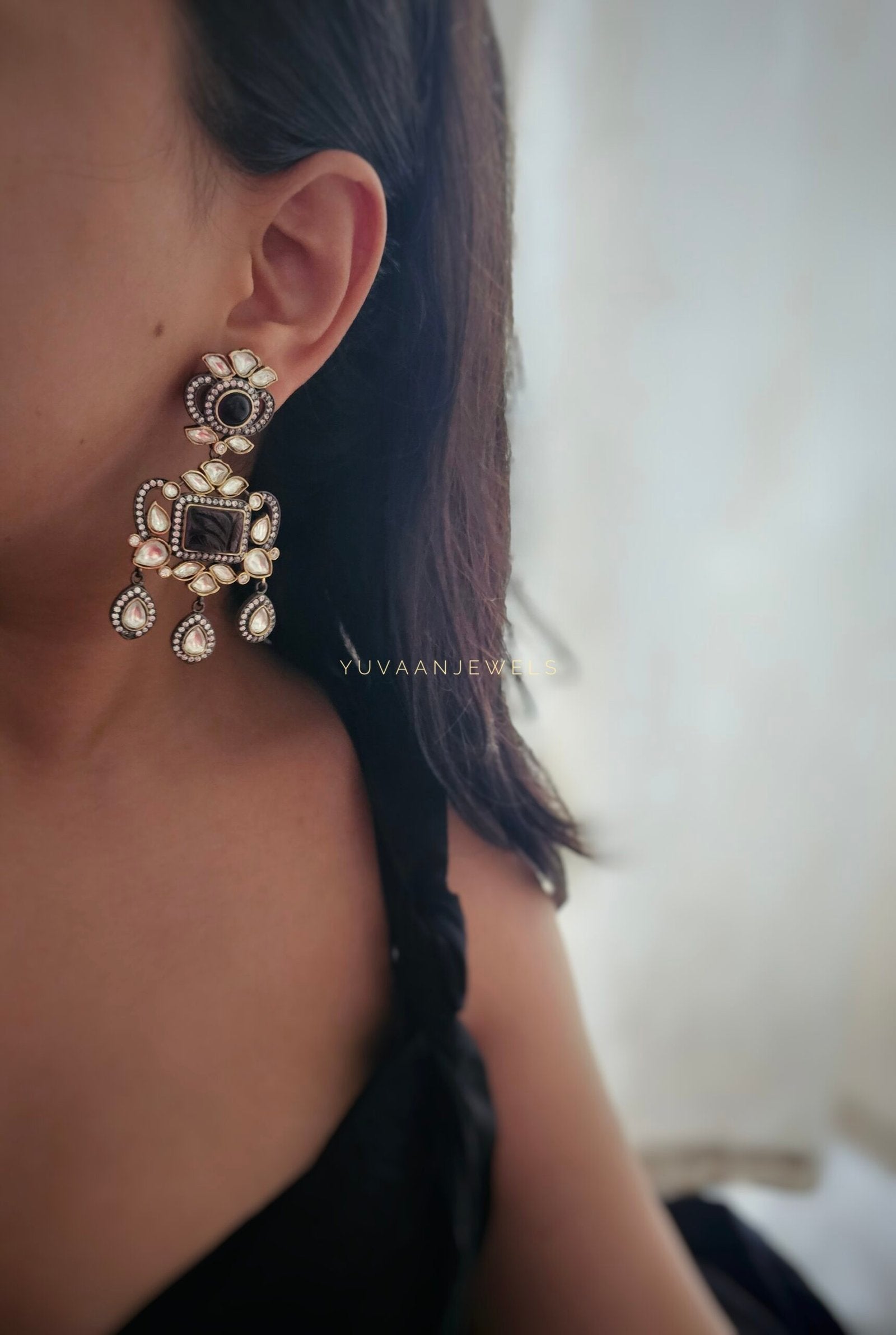 Palak Quartz stone & polki earings