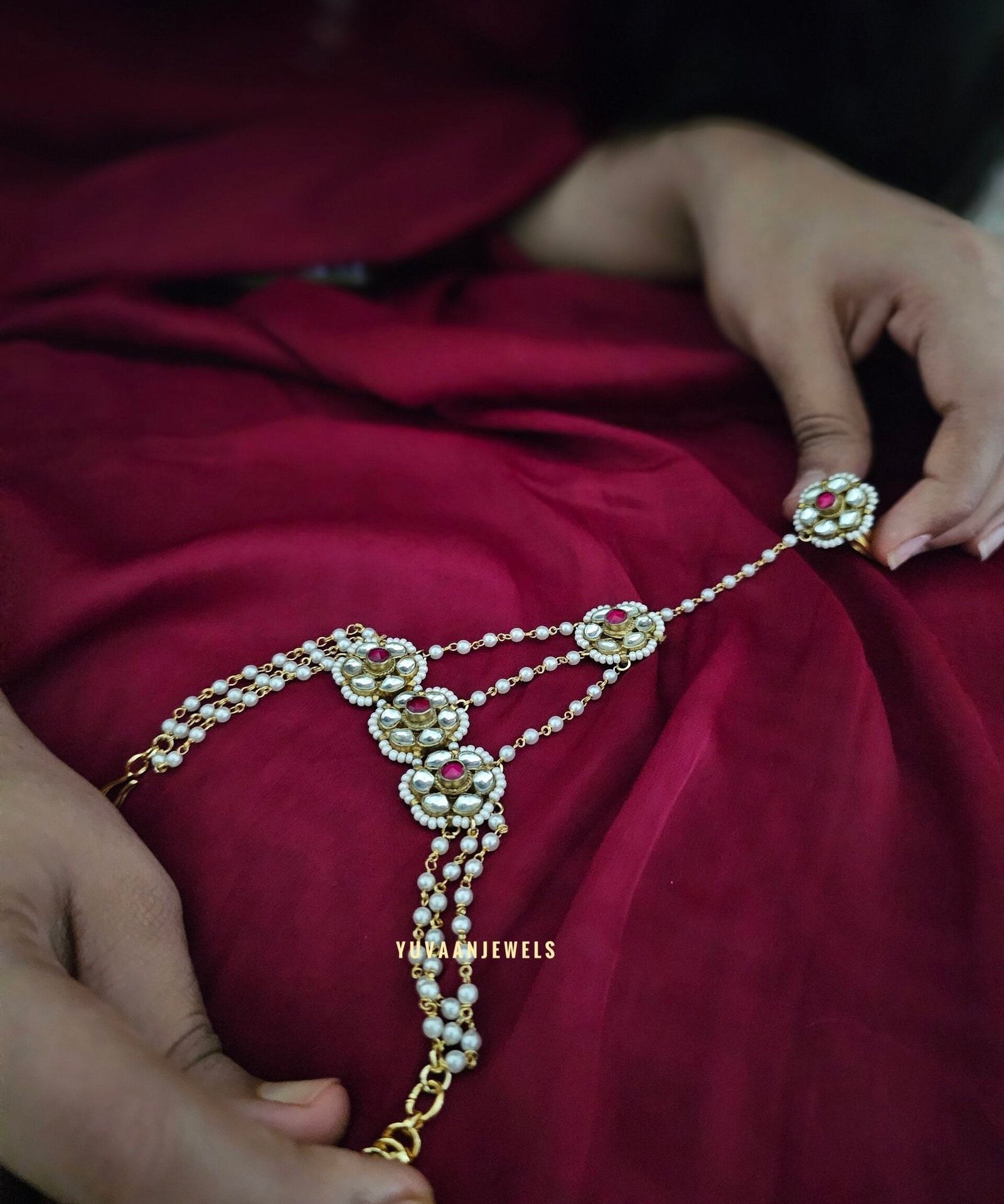 Mariyam Vintage hathpaan