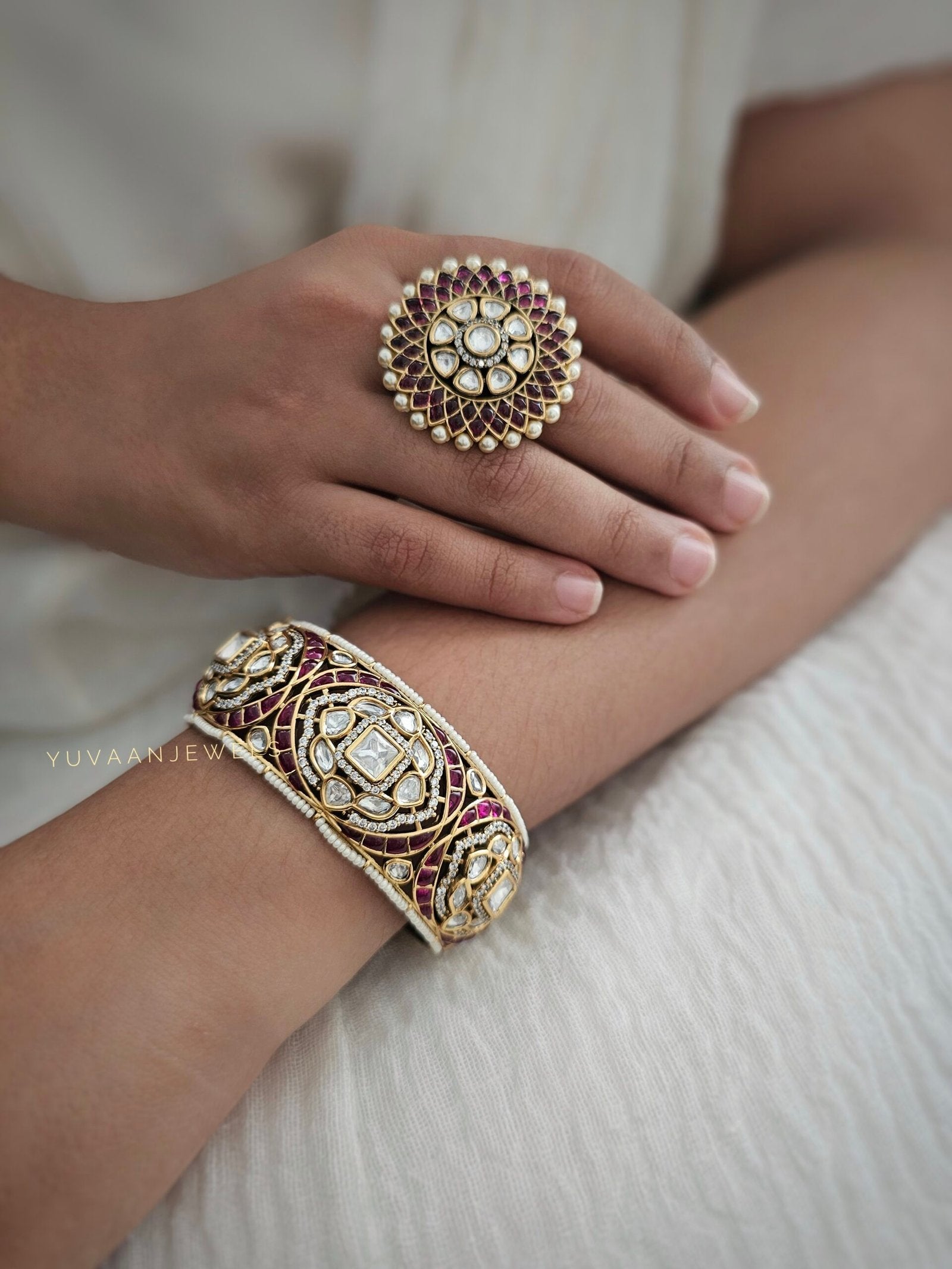 Vasu Handcarved polki openable kada