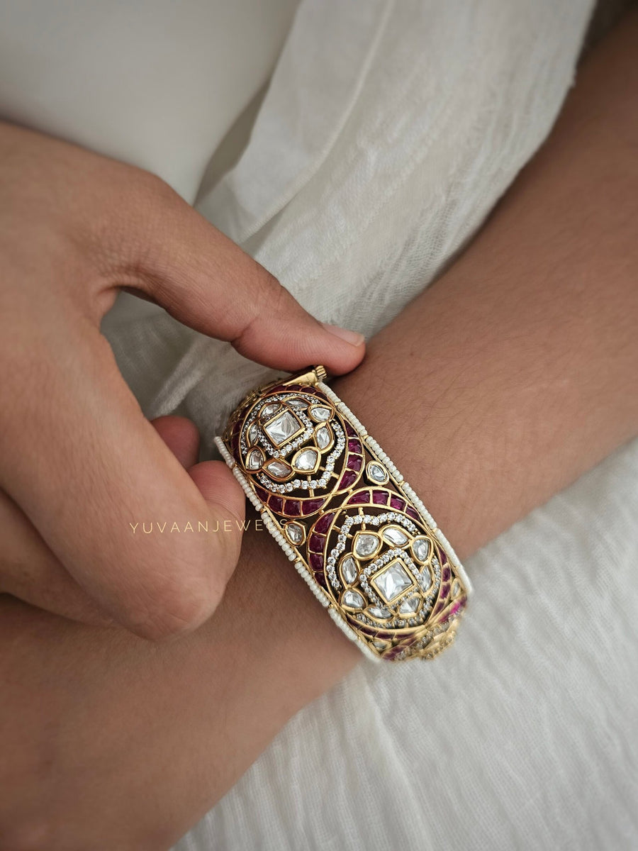 Vasu Handcarved Polki Openable Kada