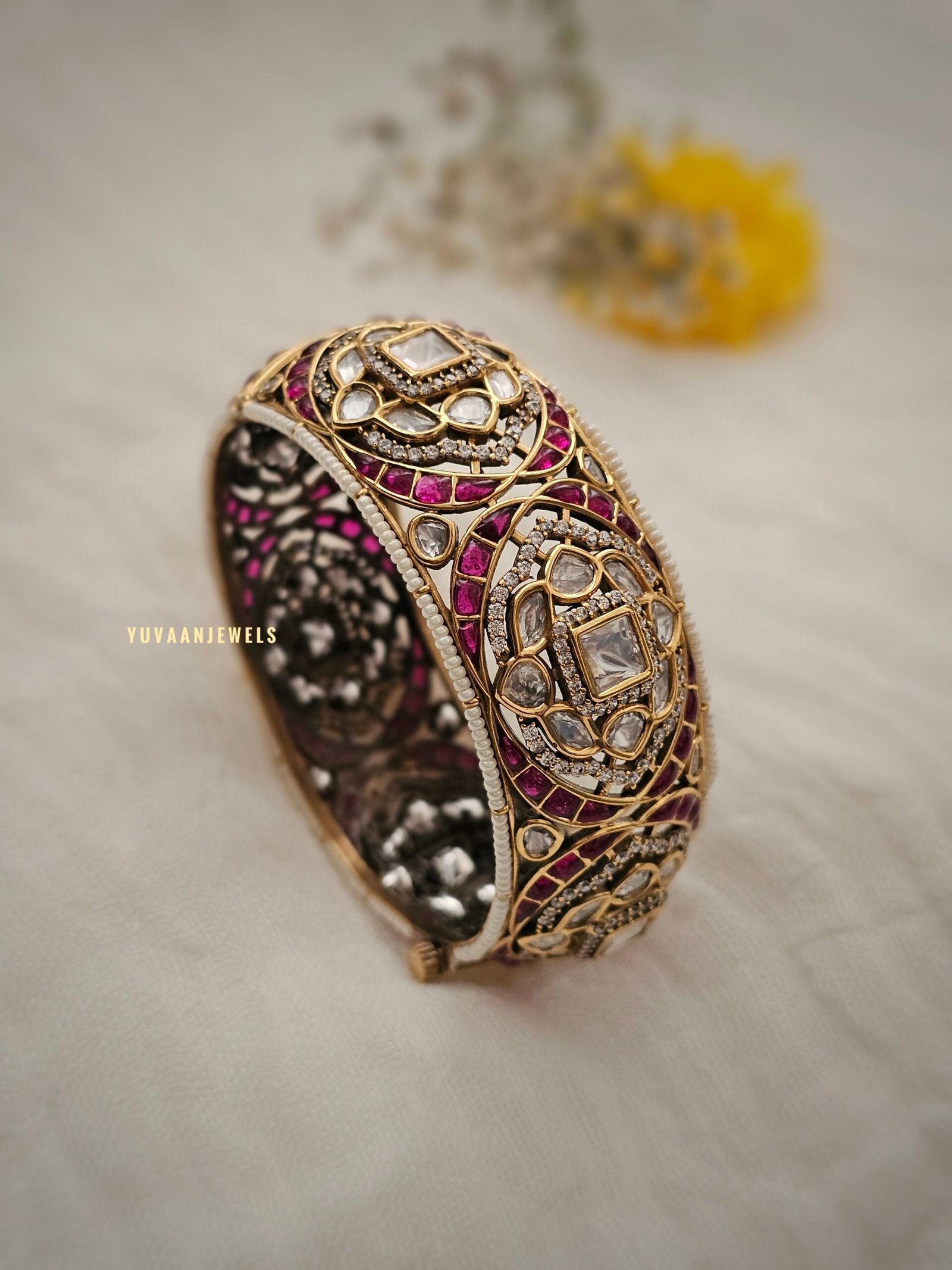 Vasu Handcarved polki openable kada