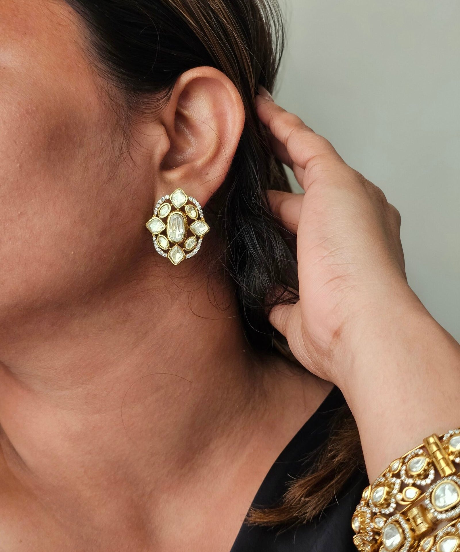 Ridhvi polki studs
