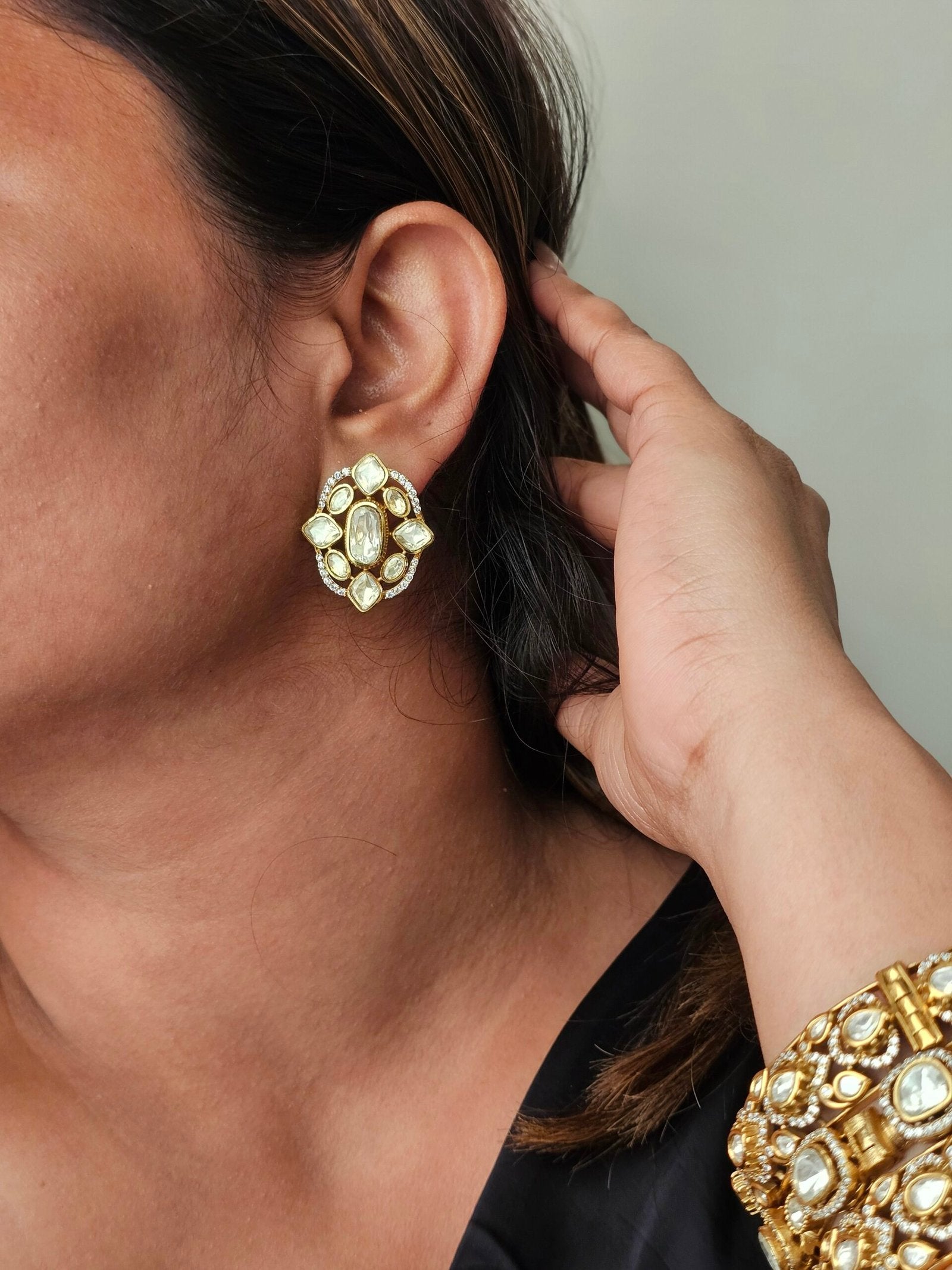 Ridhvi polki studs