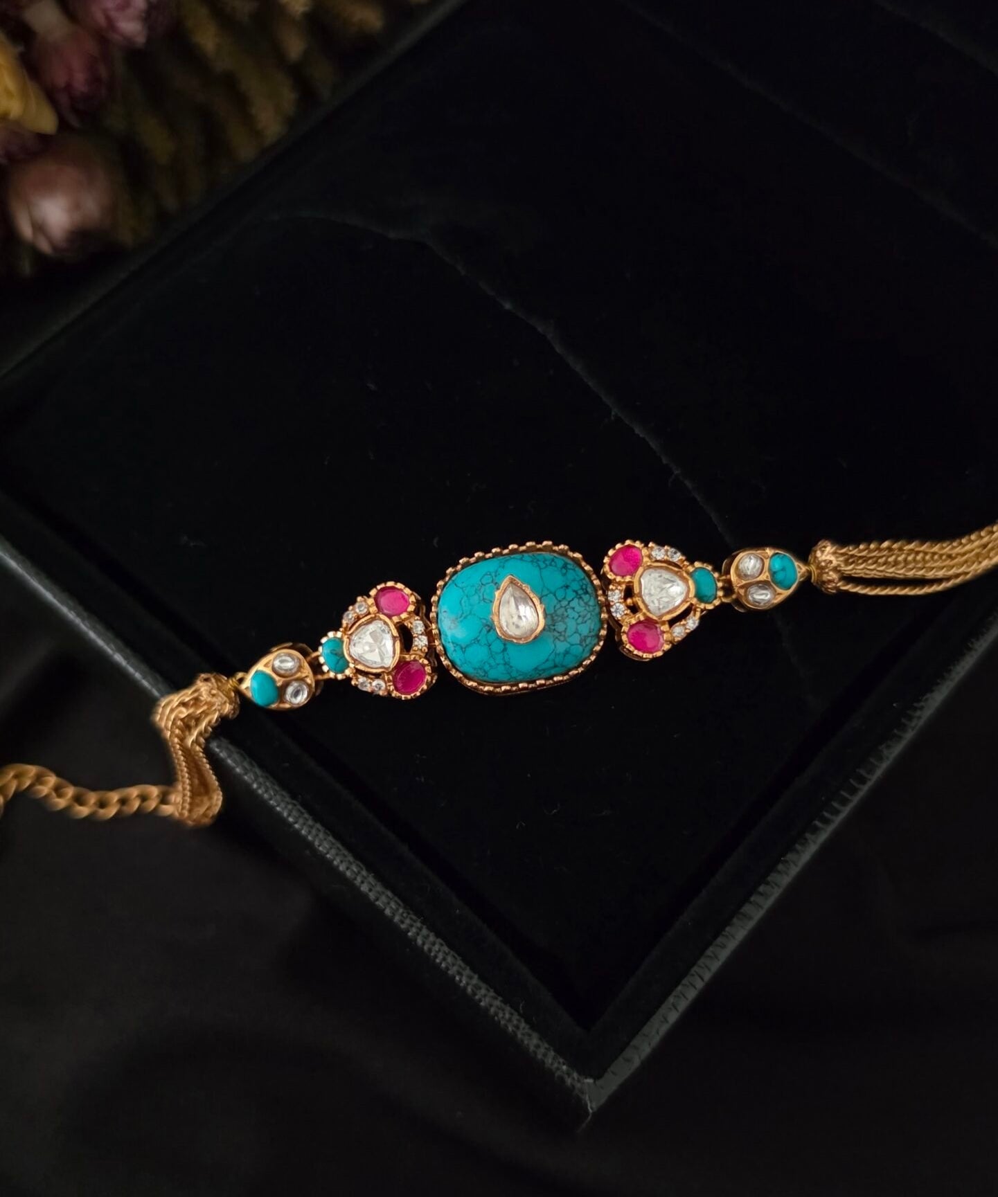 Ellie statement choker and bracelete
