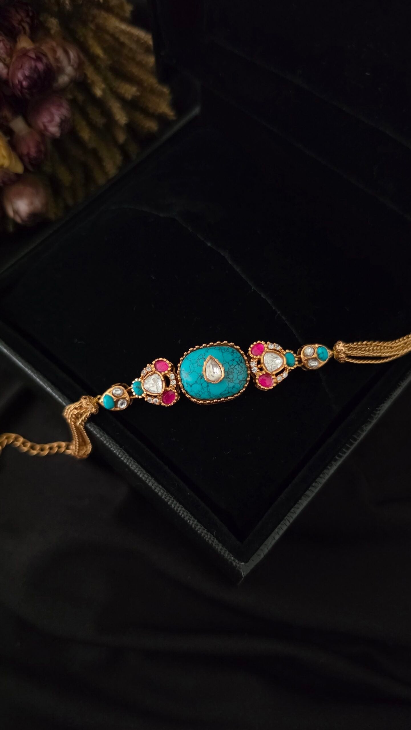 Ellie statement choker and bracelete