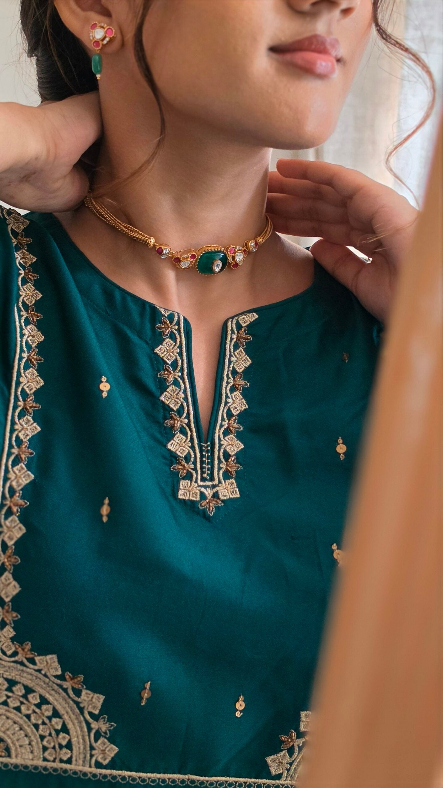 Ellie statement choker and bracelete