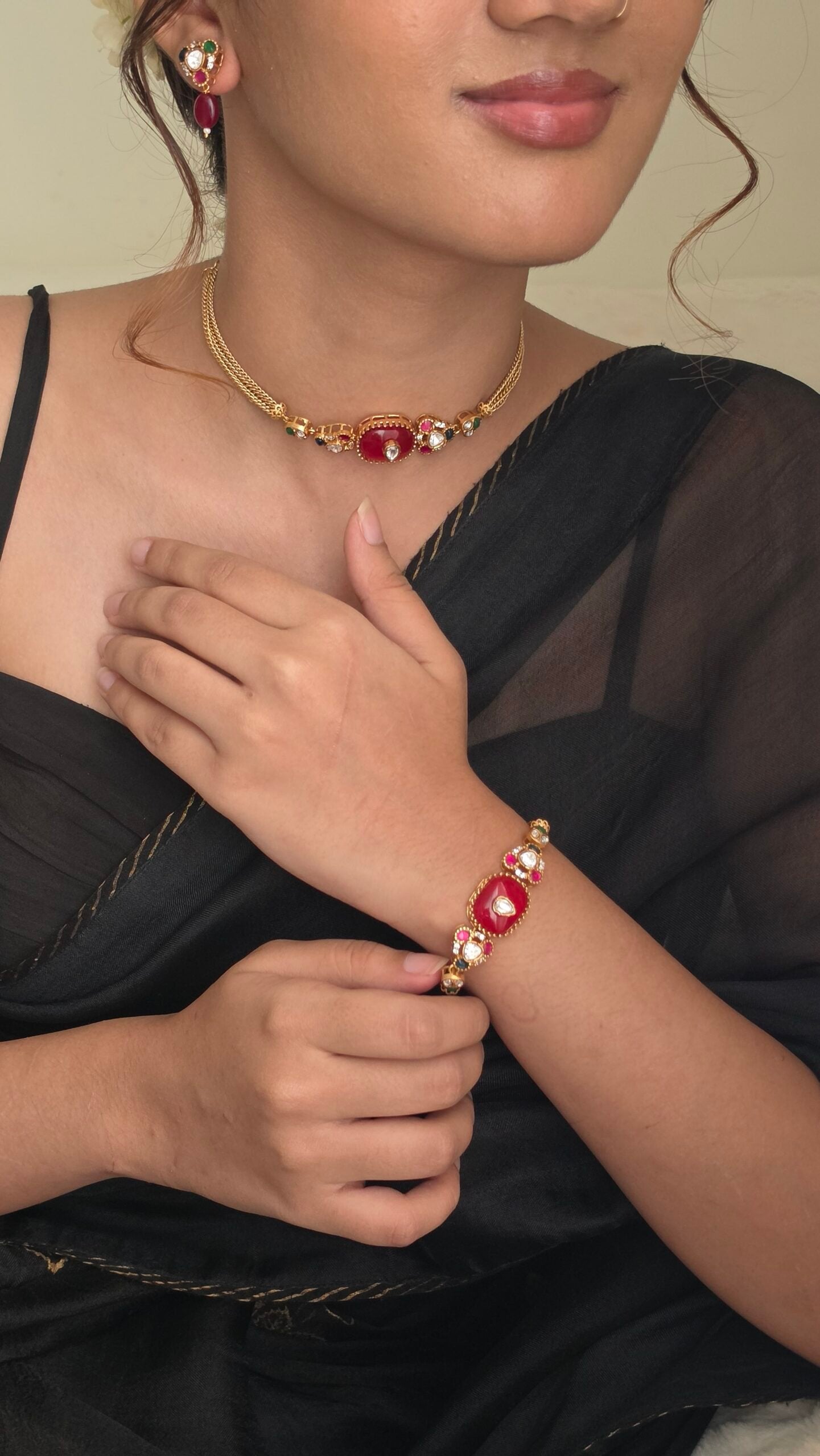 Ellie statement choker and bracelete