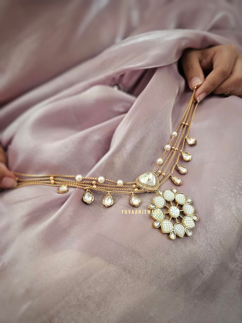 Akruti Polki & stone Necklace