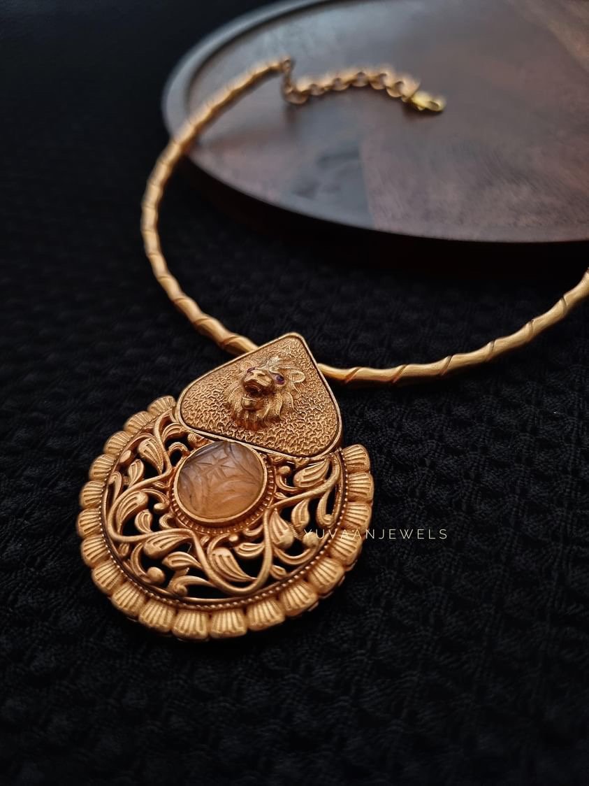 Nisaar Handcrafted Hasli