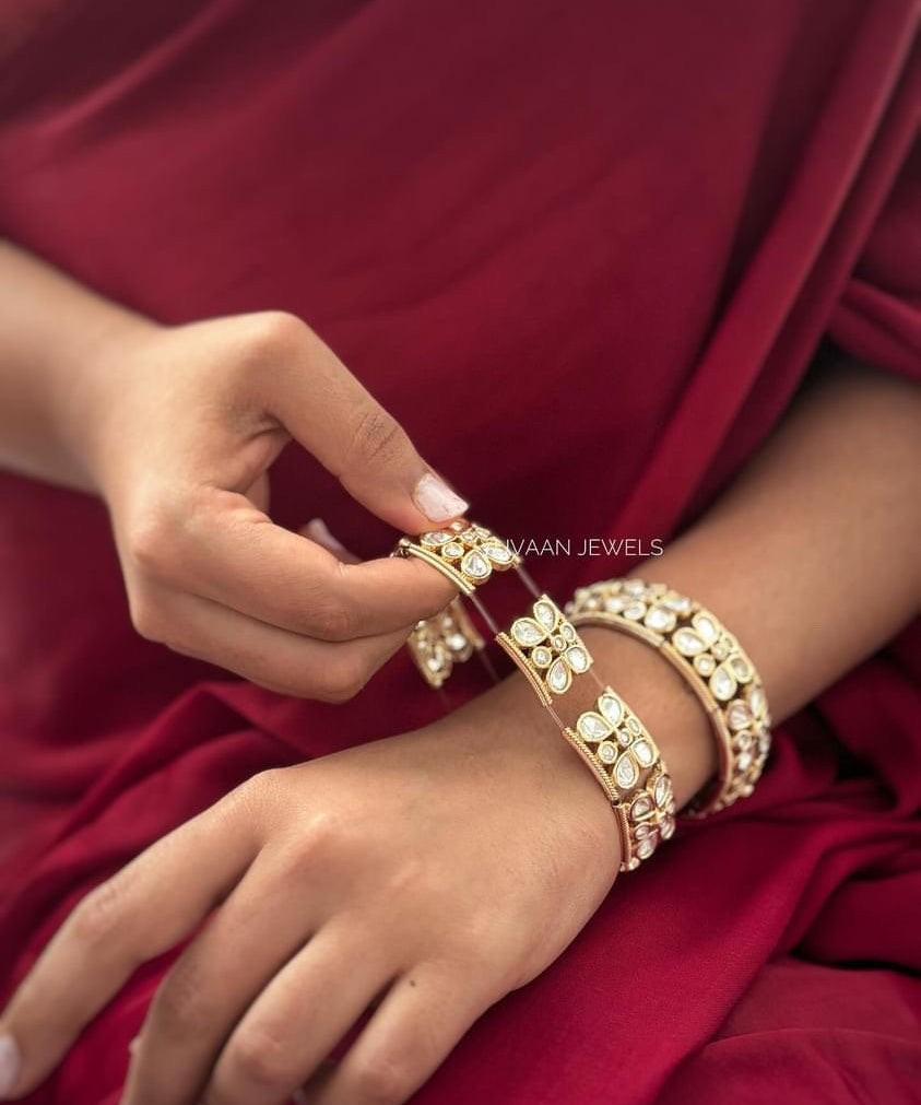 Palak stretchable polki bangles