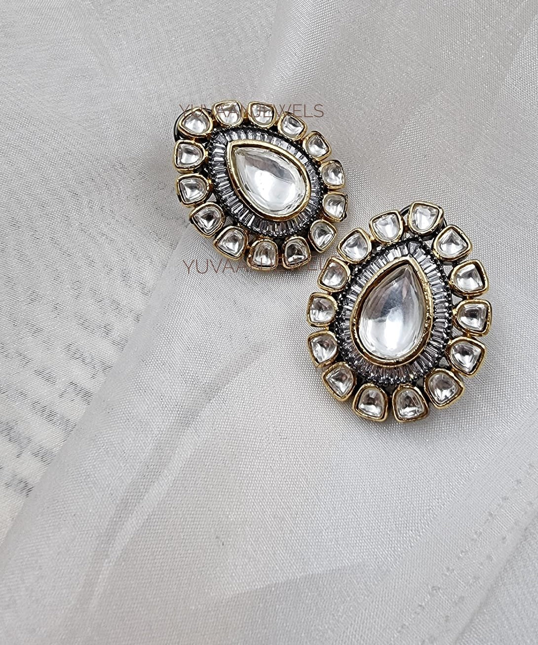 Zoya studs