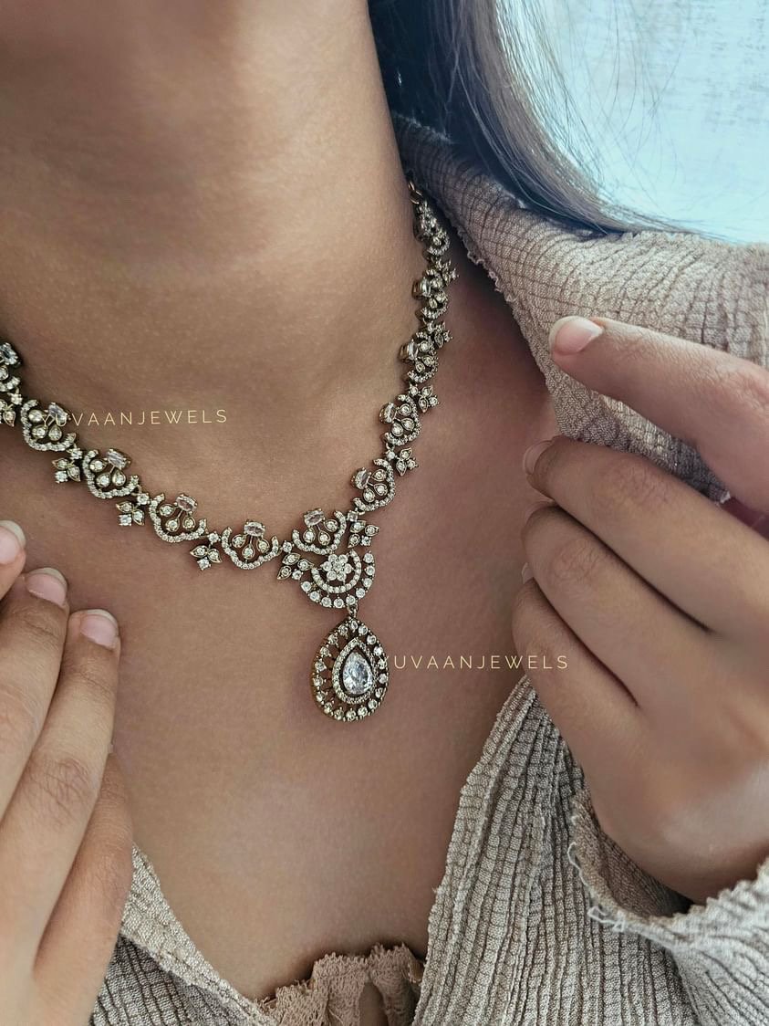 Nurvi Polki Necklace