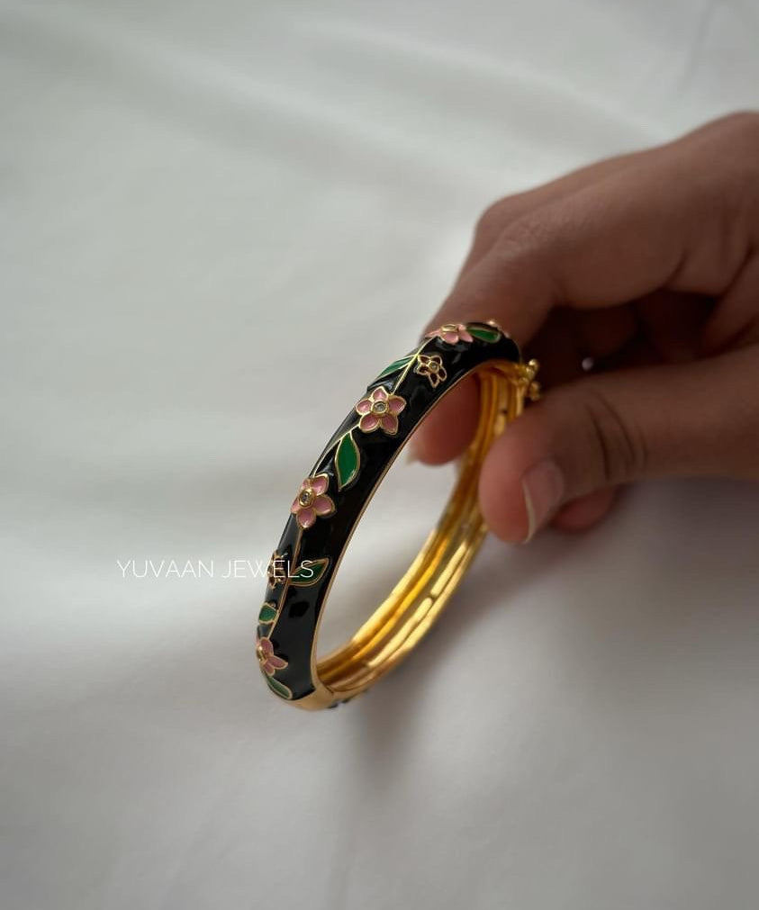 Dhara openable bangle