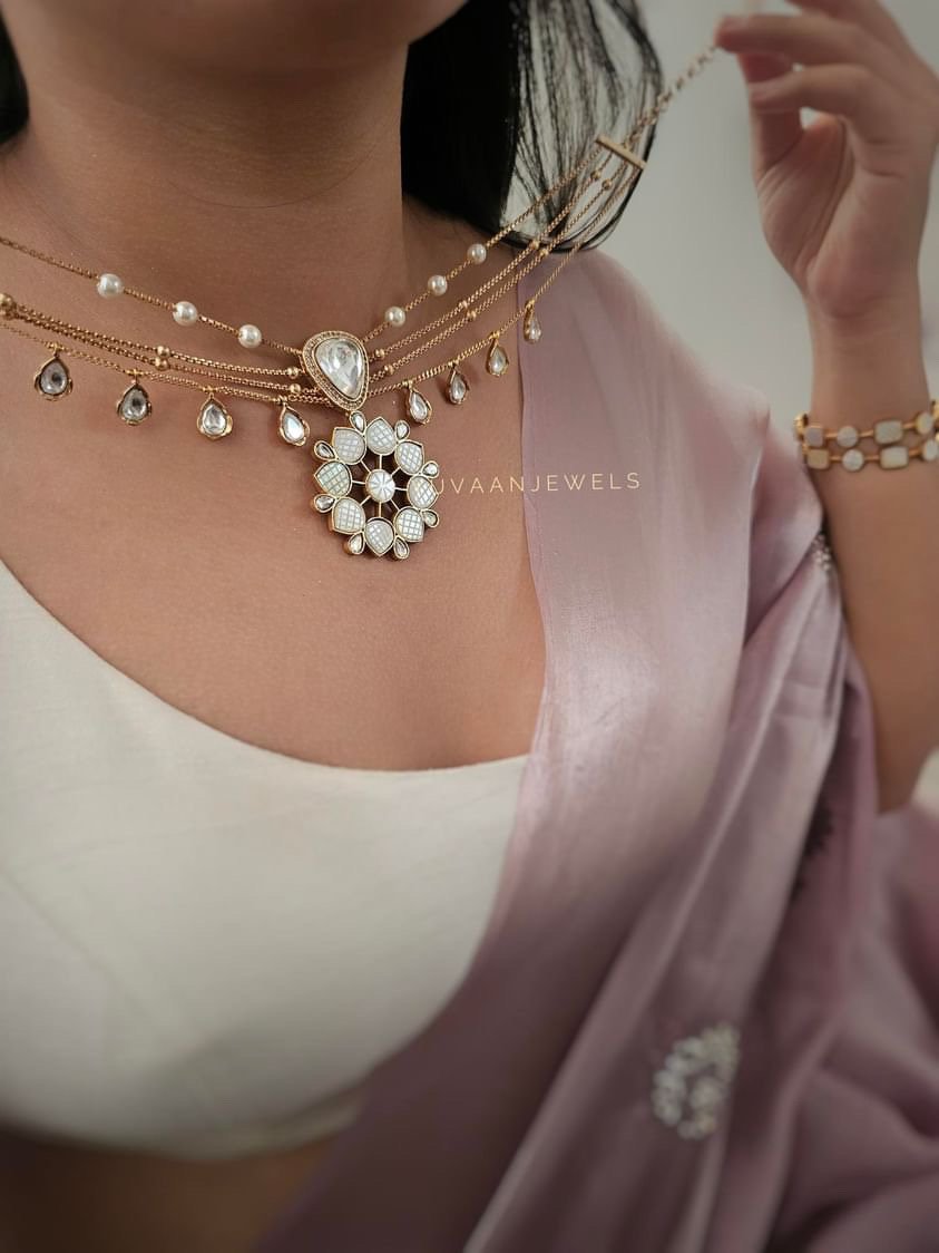 Akruti Polki & stone Necklace