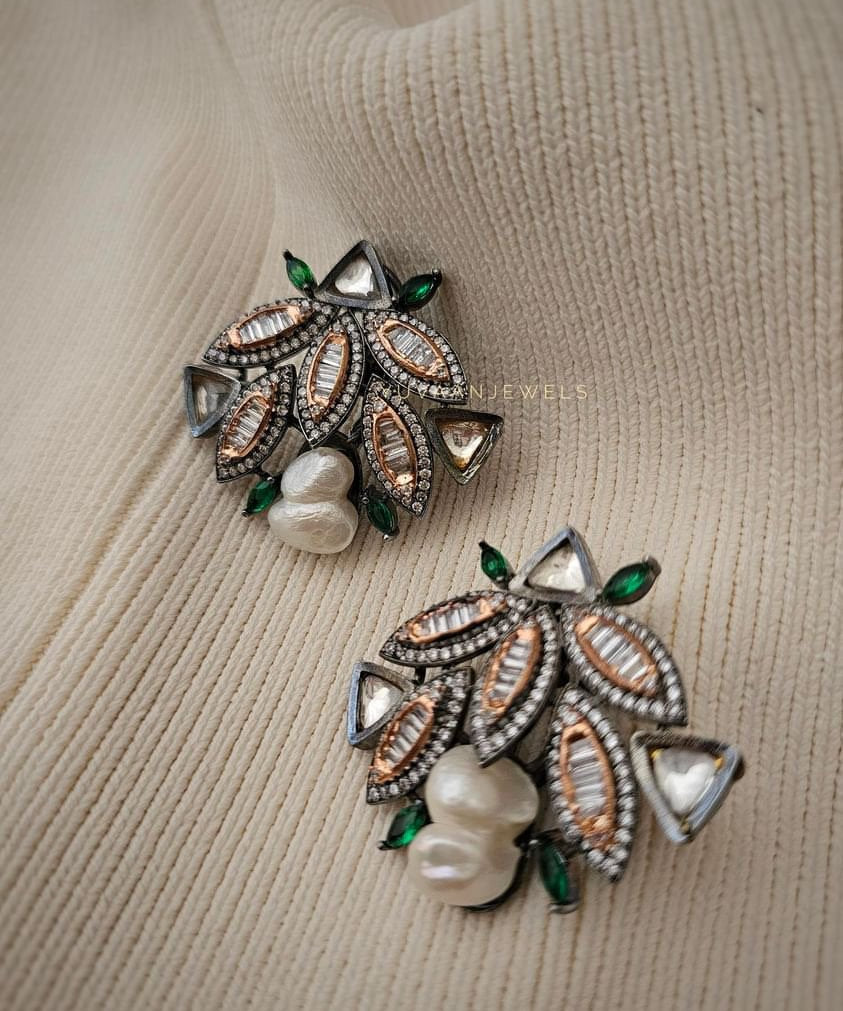 Nuri Baroque Studs
