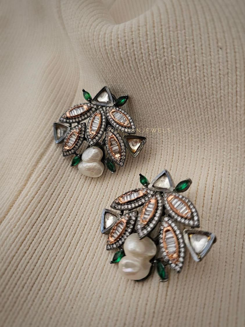 Nuri Baroque Studs