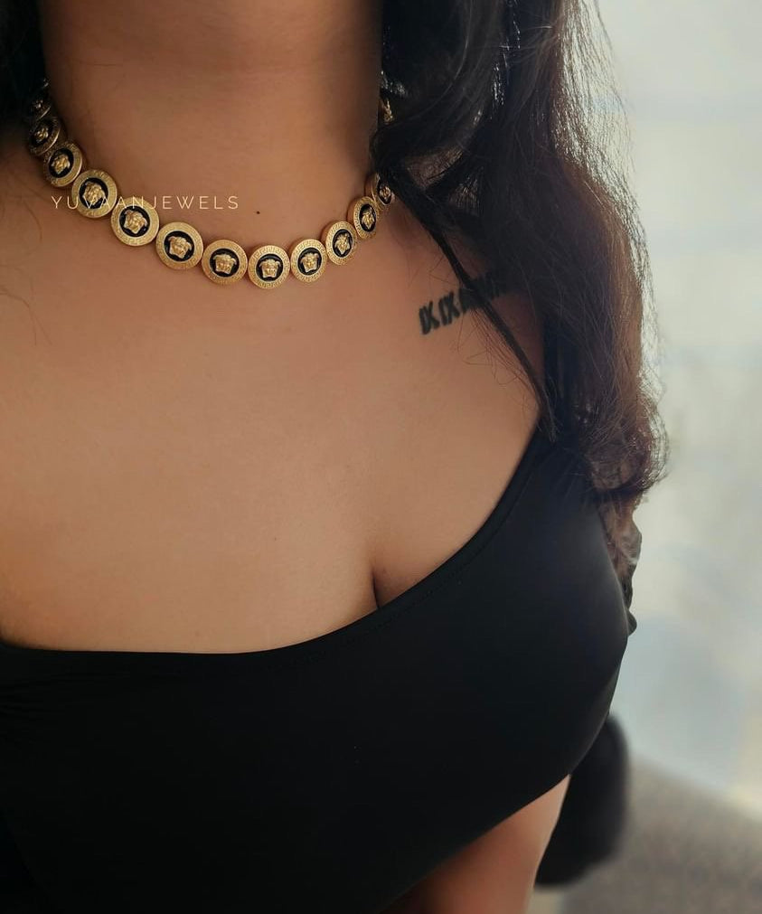 Koreìl  Necklace