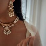 Amelia Zadau pearl choker