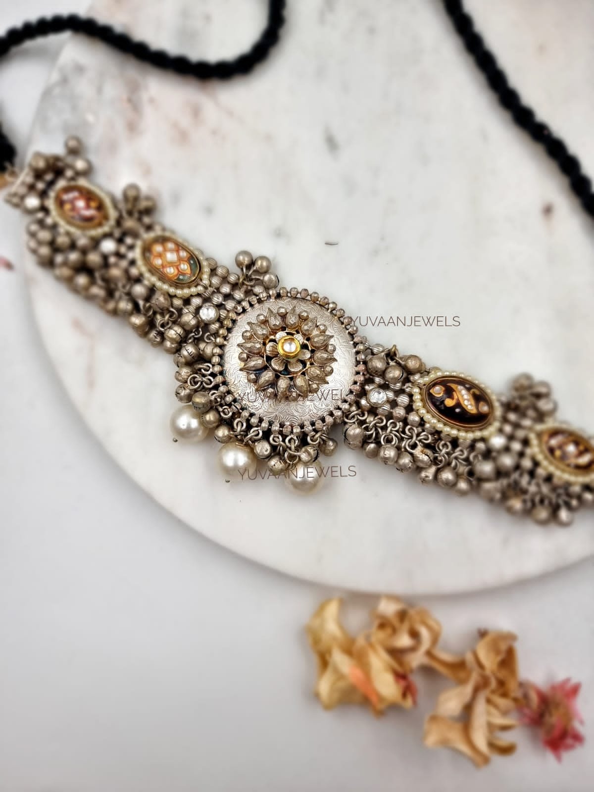 Rivaaz necklace