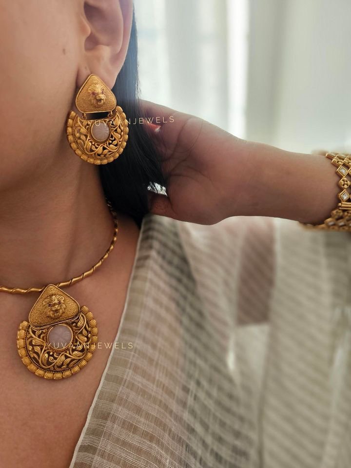 Nisaar Handcrafted Hasli