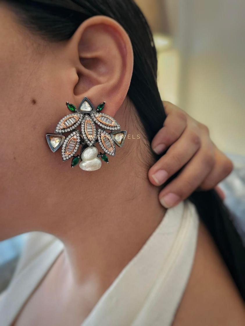 Nuri Baroque Studs