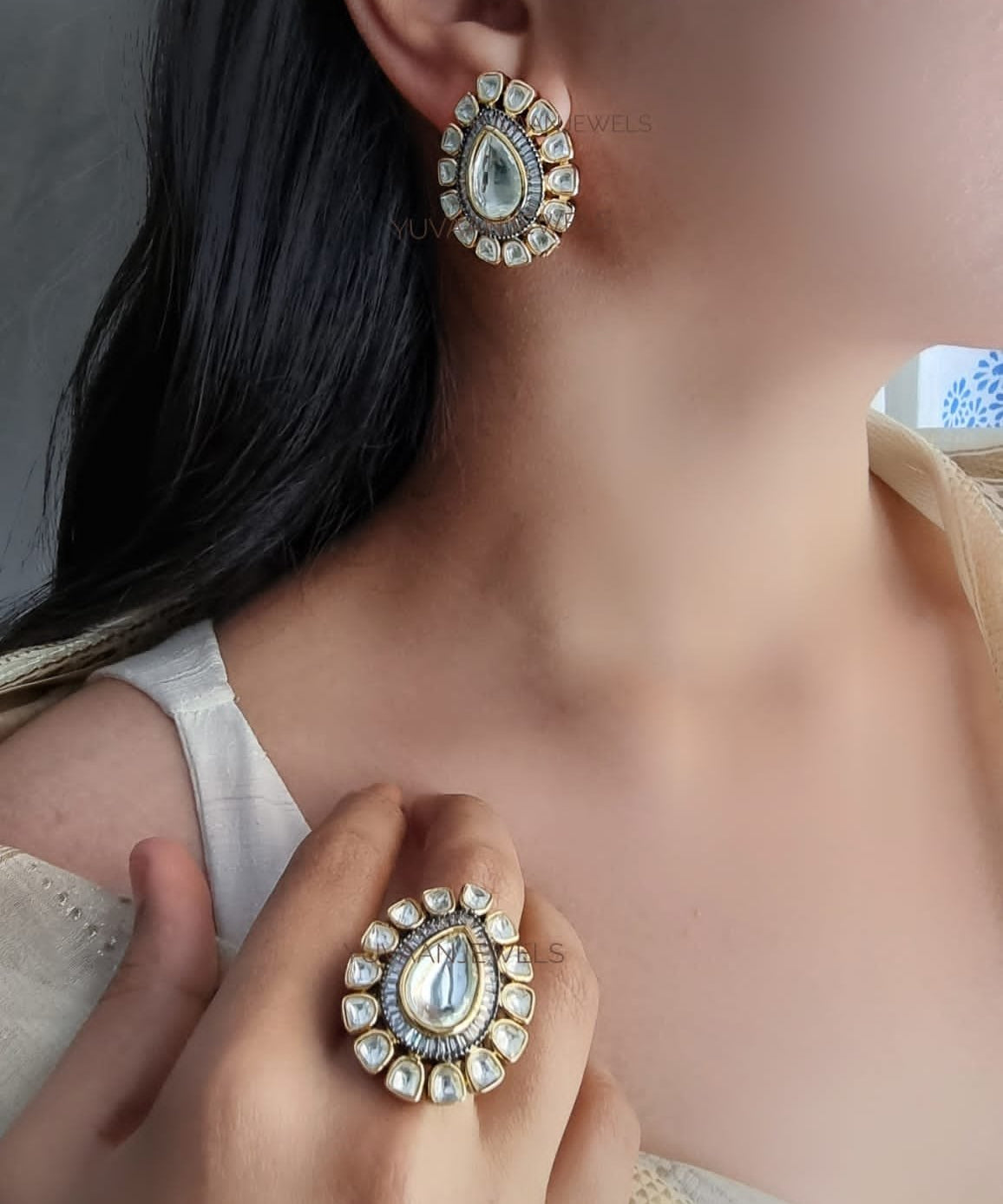 Zoya studs