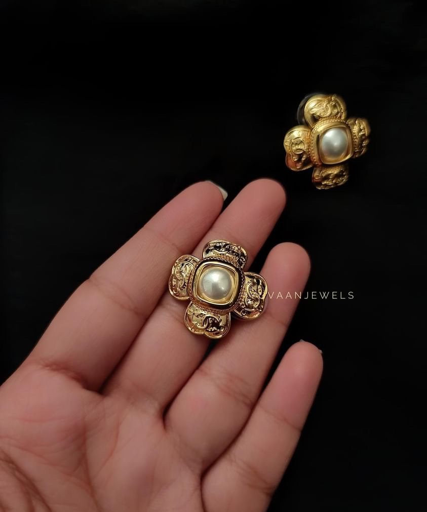 Ava Gold&pearl Earings